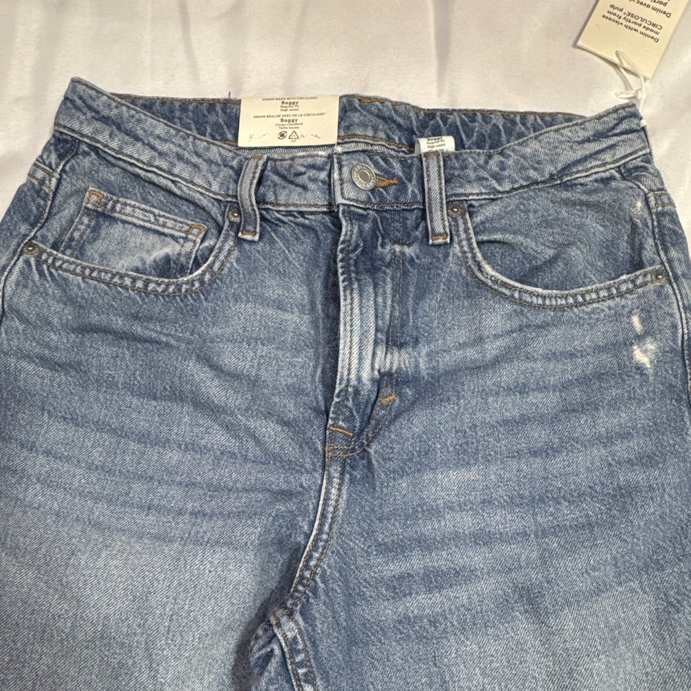 H&M Baggy High Waist Jeans Women's Size 6 Light Wash Wide Leg Denim NWT - Picture 6 of 10